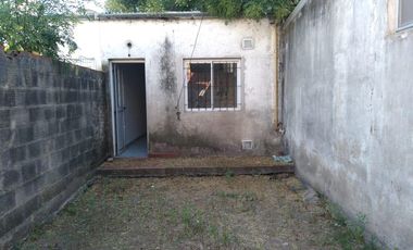 Casa en alquiler en La Plata - Dacal Bienes Raíces