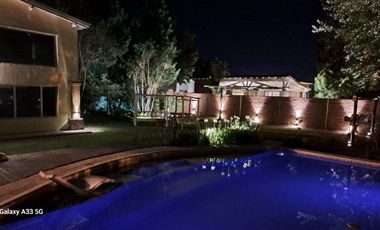 Exclusiva Casa-Quinta con Pileta - Gran parque - 3 amb!! Barrio 4 Robles