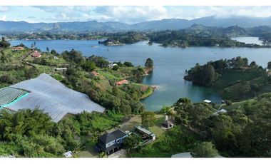 Vendo/Arriendo Lujosa Villa en Guatape