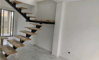 Vendo casa inteligente 153mt conj.14 un. 800M. 3 habitaciones con baño