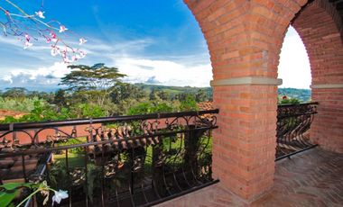 Villa estilo Toscano en VENTA en Mesa de los Santos