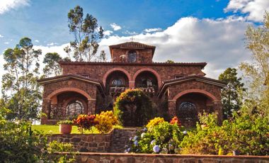 Villa estilo Toscano en VENTA en Mesa de los Santos
