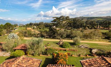Villa estilo Toscano en VENTA en Mesa de los Santos