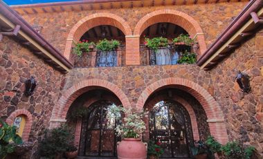 Villa estilo Toscano en VENTA en Mesa de los Santos