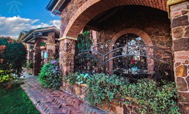 Villa estilo Toscano en VENTA en Mesa de los Santos