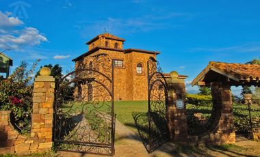 Villa estilo Toscano en VENTA en Mesa de los Santos