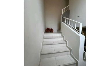 CASA DUPLEX  EN PASEO DE CANTABRIA 3REC 1.5B  119M2 REMODELADA