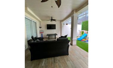 CASA DUPLEX  EN PASEO DE CANTABRIA 3REC 1.5B  119M2 REMODELADA