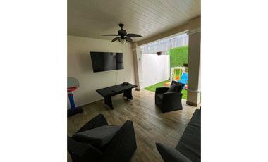 CASA DUPLEX  EN PASEO DE CANTABRIA 3REC 1.5B  119M2 REMODELADA