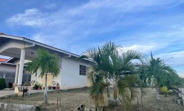 SE VENDE CASA EN LA ARENA DE CHITRE