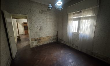 VENTA PH 3 AMBIENTES CON PATIO. SOMELLERA 5500/ 5600. VILLA LUGANO