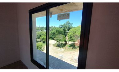 SE VENDE CASA A ESTRENAR EN TANTI A DOS CUADRAS DE LA RUTA