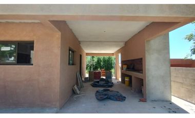 SE VENDE CASA A ESTRENAR EN TANTI A DOS CUADRAS DE LA RUTA
