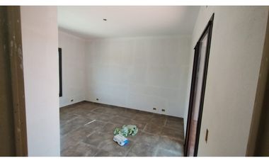 SE VENDE CASA A ESTRENAR EN TANTI A DOS CUADRAS DE LA RUTA
