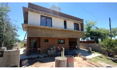 SE VENDE CASA A ESTRENAR EN TANTI A DOS CUADRAS DE LA RUTA