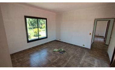 SE VENDE CASA A ESTRENAR EN TANTI A DOS CUADRAS DE LA RUTA