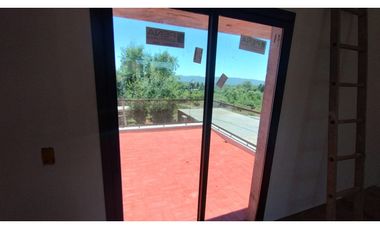 SE VENDE CASA A ESTRENAR EN TANTI A DOS CUADRAS DE LA RUTA