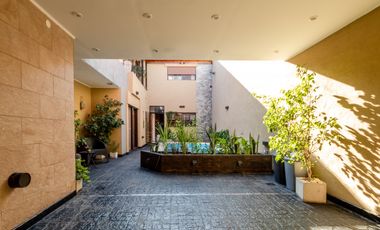 VENTA CASA 5 AMBIENTES CON COCHERA Y PILETA. PJE MALDONADO 5400