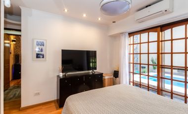 VENTA CASA 5 AMBIENTES CON COCHERA Y PILETA. PJE MALDONADO 5400