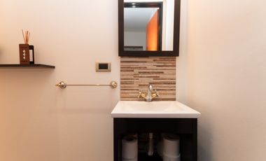 VENTA CASA 5 AMBIENTES CON COCHERA Y PILETA. PJE MALDONADO 5400