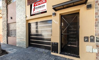 VENTA CASA 5 AMBIENTES CON COCHERA Y PILETA. PJE MALDONADO 5400