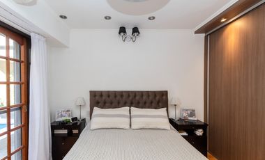 VENTA CASA 5 AMBIENTES CON COCHERA Y PILETA. PJE MALDONADO 5400