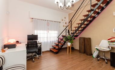 VENTA CASA 5 AMBIENTES CON COCHERA Y PILETA. PJE MALDONADO 5400