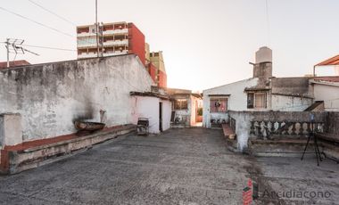 VENTA CASA CON COCHERA A DEMOLER/ LOTE, SAYOS 5400, VILLA LUGANO