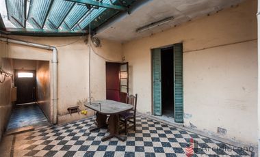 VENTA CASA CON COCHERA A DEMOLER/ LOTE, SAYOS 5400, VILLA LUGANO