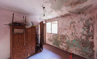 VENTA CASA CON COCHERA A DEMOLER/ LOTE, SAYOS 5400, VILLA LUGANO