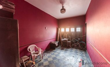 VENTA CASA CON COCHERA A DEMOLER/ LOTE, SAYOS 5400, VILLA LUGANO