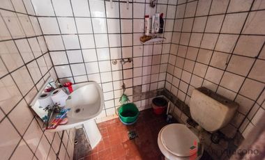 VENTA CASA CON COCHERA A DEMOLER/ LOTE, SAYOS 5400, VILLA LUGANO