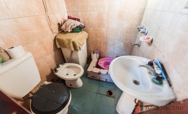 VENTA CASA CON COCHERA A DEMOLER/ LOTE, SAYOS 5400, VILLA LUGANO