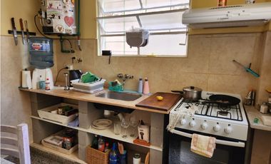 VENTA CASA 4 AMBIENTES CON TERRAZA, QUINCHO Y JARDIN. RUCCI 4500