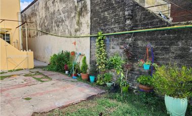 VENTA CASA 4 AMBIENTES CON TERRAZA, QUINCHO Y JARDIN. RUCCI 4500