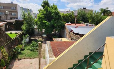 VENTA CASA 4 AMBIENTES CON TERRAZA, QUINCHO Y JARDIN. RUCCI 4500