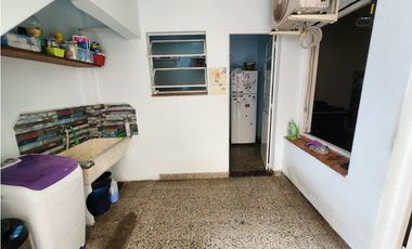 VENTA CASA 4 AMBIENTES CON TERRAZA, QUINCHO Y JARDIN. RUCCI 4500