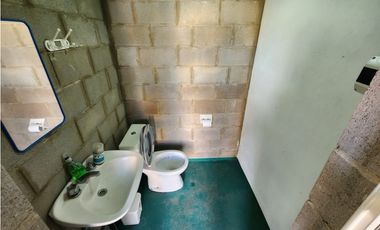 VENTA CASA 4 AMBIENTES CON TERRAZA, QUINCHO Y JARDIN. RUCCI 4500