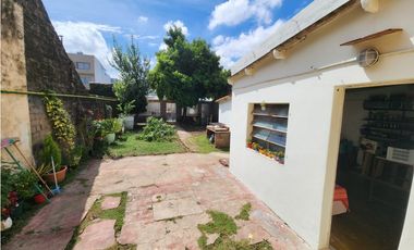 VENTA CASA 4 AMBIENTES CON TERRAZA, QUINCHO Y JARDIN. RUCCI 4500