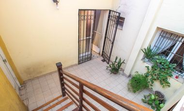 CASA 6 AMBIENTES CON GALPON Y FONDO LIBRE EN VENTA. T GORDILLO 3800