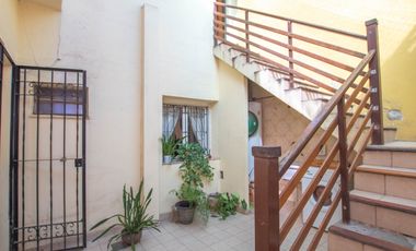 CASA 6 AMBIENTES CON GALPON Y FONDO LIBRE EN VENTA. T GORDILLO 3800