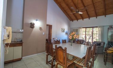CASA 6 AMBIENTES CON GALPON Y FONDO LIBRE EN VENTA. T GORDILLO 3800