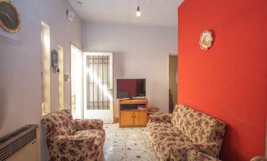 CASA 6 AMBIENTES CON GALPON Y FONDO LIBRE EN VENTA. T GORDILLO 3800