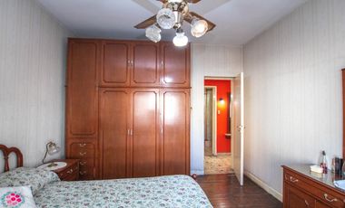 CASA 6 AMBIENTES CON GALPON Y FONDO LIBRE EN VENTA. T GORDILLO 3800