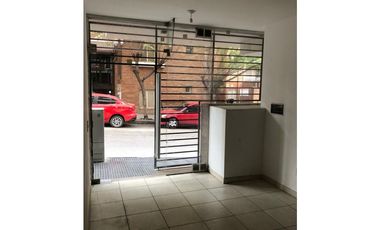 Local comercial sobre CALASANZ AL 400 cel 351 530----