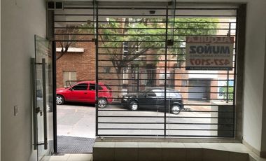 Local comercial en VENTA sobre CALASANZ AL 400  cel 351 530----