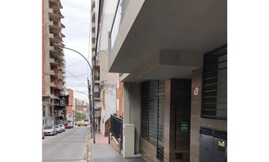 Local comercial en VENTA sobre CALASANZ AL 400  cel 351 530----