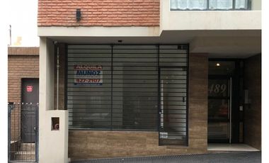 Local comercial en VENTA sobre CALASANZ AL 400  cel 351 530----