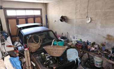 VENTA CASA 4 AMBIENTES CON COCHERA A RECICLAR. OLIDEN 4500