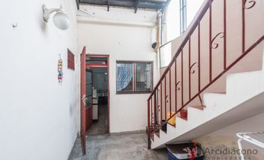 VENTA PH 3 AMBIENTES CON TERRAZA. LEGUIZAMON 3900, VIILA LUGANO.